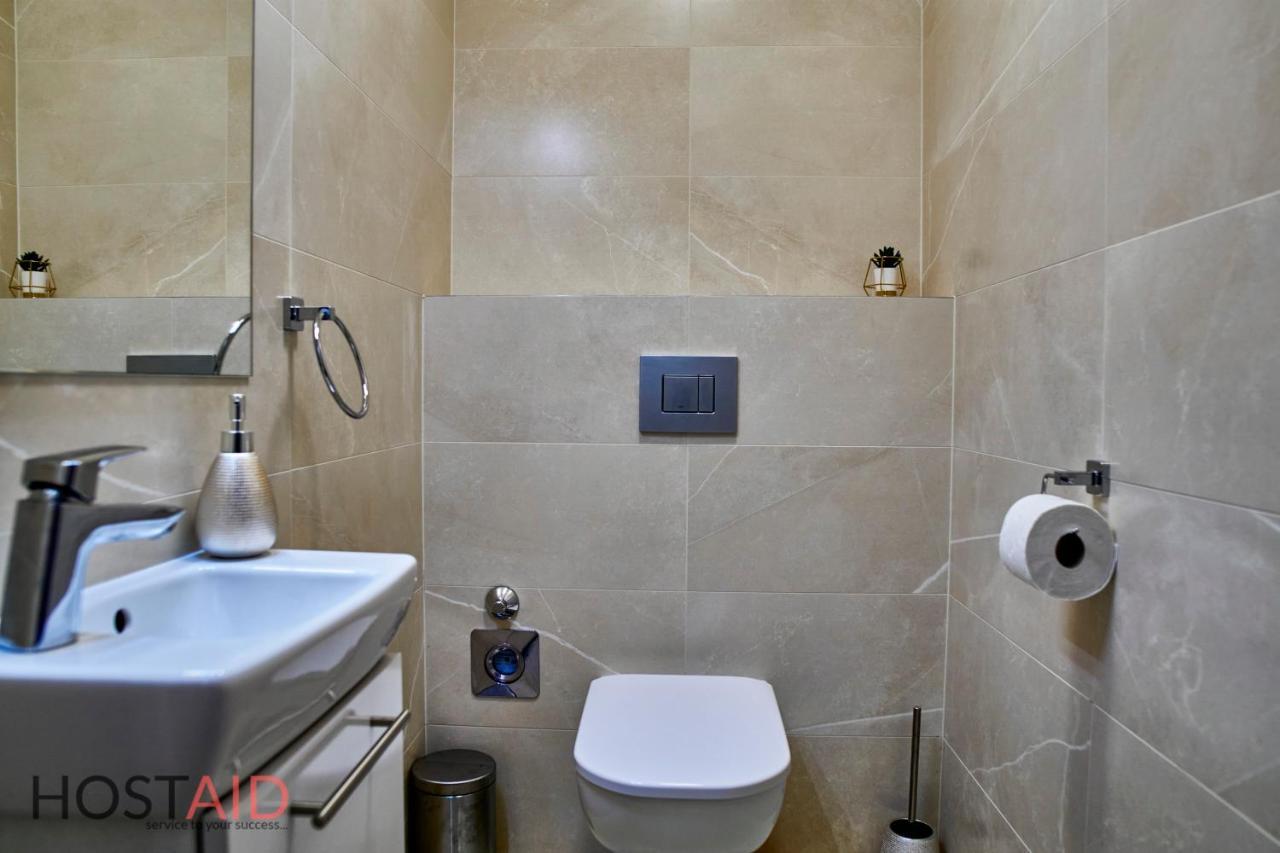 Azur Apartment - Hostaid Siófok Zewnętrze zdjęcie