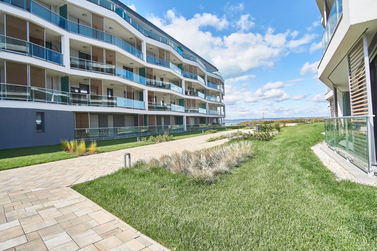 Azur Apartment - Hostaid Siófok Zewnętrze zdjęcie